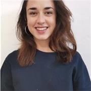 Profesora de cocina, arte y manualidades con refuerzo a otras materias